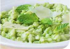 Risotto de espárragos frescos con jamón serrano y parmesano